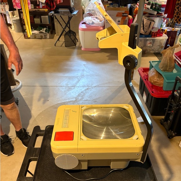 Overhead projector - Picture 2 of 2